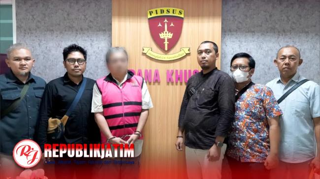 Bikin Faktur Pajak Fiktif Hampir Rp 1 Miliar, Bos Perusahaan Konstruksi Diserahkan Penyidik Pajak ke JPU Kejari Sidoarjo