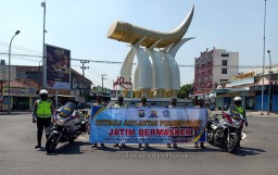 Melalui Patroli, Satlantas Polres Ngawi Kampanye Jatim Bermasker