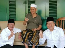 Doa dan Restu KH Agoes Ali Masyhuri Hanya untuk Kemenangan Paslon Mas Iin dan Abah Edy di Pilkada Sidoarjo