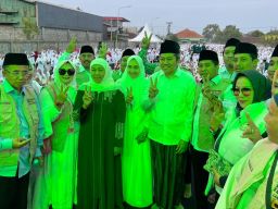 Bersama Khofifah di Acara Shalawat Akbar, Mas Iin Yakin Dukungan Bumi Shalawat Bantu Menangkan Paslon di Pilkada