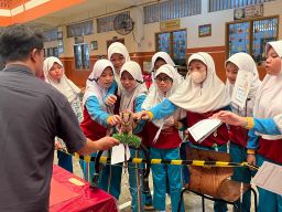 Datangkan Iguana Jumbo dan Burung Hantu, SD Al Muslim Peringati Hari Cinta Puspa dan Satwa Nasional