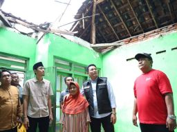 Pemkab Sidoarjo Segera Renovasi Rumah Mariyati Warga Sumorame Candi yang Atap dan Dindingnya Jebol