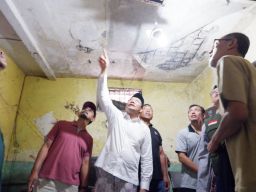 Plt Bupati Sidoarjo Tinjau RTLH di Sambibulu Taman Hampir Ambruk, Janji Segera Bantu Direnovasi