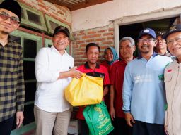 Plt Bupati dan Baznas Sidoarjo Percepat Renovasi RTLH Milik Warga Miskin di Balongbendo dan Taman