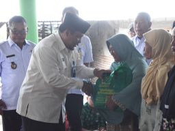 Peringati Hari Jadi ke 166, Pemkab Sidoarjo Gelar Bakti Sosial di Kampung Terpencil di Wilayah Pesisir