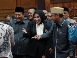 Rapat Paripurna di DPRD Sidoarjo Kuatkan Legalitas Subandi dan Mimik Idayana Sebagai Bupati dan Wabup Terpilih