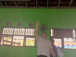 Minim Pengait Plafon Kelas SDN Sidodadi Candi Ambruk 7 Siswa Terluka, Disidak Dewan Temukan Sejumlah Kekurangan
