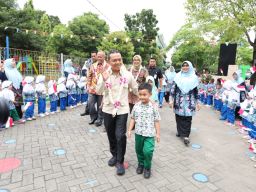 Kunjungi KB - TK Al Muslim, Wamen Dikdasmen Tekankan Pentingnya Pendidikan Karakter Sebagai Fondasi