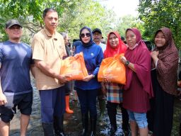 Sepekan Tak Kunjung Surut, Pemkab Salurkan Bantuan Korban Banjir di Kecamatan Candi dan Sidoarjo