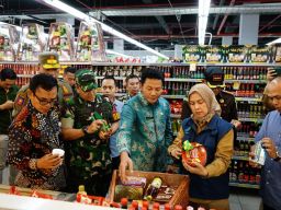 Sidak Supermarket Jelang Lebaran, Temukan Kemasan Susu Rusak Tetap Pastikan Produk di Sidoarjo Aman