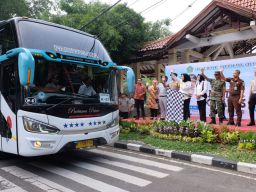 Wabup Sidoarjo Berangkatkan 28 Bus Mudik Gratis Tujuan Ponorogo, Trenggalek, Magetan serta Jember dan Banyuwangi