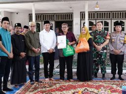 Bupati Sidoarjo Takziah ke Rumah Duka Dua Santri Korban Hanyut Terseret Ombak di Pantai Balekambang Malang