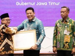 Raih Nilai UKBI Tertinggi, Sidoarjo Terima Penghargaan UKBI Kabupaten Tingkat Nasional