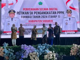 Pemkab Sidoarjo Serahkan Petikan SK Pengangkatan 630 ASN PPPK dari Tenaga Honorer