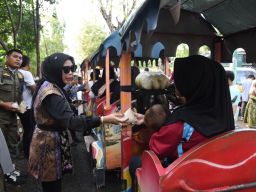 Jumat Berkah, Wakil Bupati Sidoarjo Manfaatkan Gajinya Untuk Kegiatan Sosial dengan Berbagi Makanan Gratis
