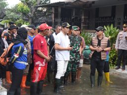 Sidak Banjir di Taman, Solusi Bupati Sidoarjo Siapkan Pompa Portable dan Bakal Bangun Kisdam