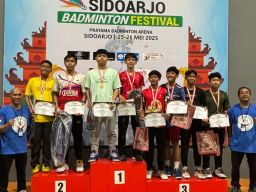 Sisihkan Atlet Platprov Jatim, Pasangan Siswa KKO SMPN 2 Sidoarjo Juara 1 Badminton Festival 2025