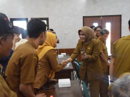 Agar Layanan Adminduk di Sidoarjo Lebih Optimal, Petugas Diberi Pelatihan Peningkatan SDM