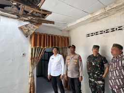 Gandeng Polisi, Pemkab dan Baznas Sidoarjo Kembali Bedah Rumah Warga Tak Mampu di Wonoayu dan Krian