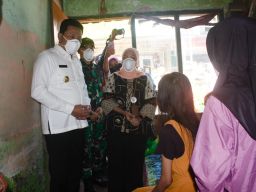 Sidak Pasien TB di Tulangan, Bupati Sidoarjo Bantu Pengobatan Sekaligus Bedah Rumah Penderita Lewat Program RTLH