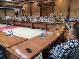 Ketakutan Dhisharmoni Hubungan Politik Bupati dan DPRD, Perwakilan Kades Luruk Kantor DPRD Sidoarjo