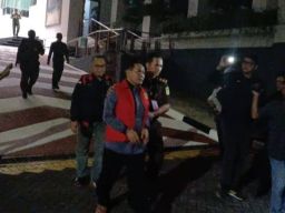 Diduga Terlibat Korupsi Pengadaan Barang untuk SMK Rp 179,9 Miliar, Mantan Pj Bupati Sidoarjo Ditahan Kejati Jatim