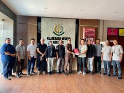 Kemplang Pajak Rp 42,5 Miliar, Pengusaha Kertas Gresik Dijebloskan Tahanan Penyidik Kanwil DJP Jatim II dan Kejati Jatim