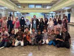 Siswa SD Al Muslim Bangun Kemitraan Global, Kenalkan Batik Khas Indonesia ke Guru Perwakilan Asal Australia