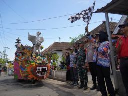 Diramaikan Sound Horeg, Wabup Sidoarjo Berangkatkan Pawai Budaya Ruwat Desa Semambung Jabon