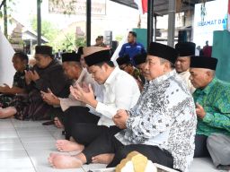 Buat Peziarah Nyaman, Bupati Sidoarjo Janjikan Renovasi Makam Waliyullah Mbah Bungur Waru