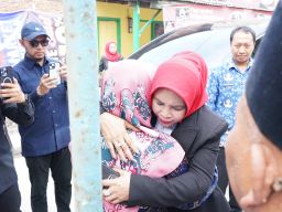 Ingatkan Kewaspadaan di Musim Hujan, Wabup Sidoarjo Takziah ke Rumah Santri Korban Tenggelam di Sungai Sidokare