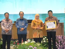 Realisasi Kartu Kredit Indonesia Tertinggi 2025, Sidoarjo Terima Piagam Penghargaan TP2DD dari Gubernur Jatim