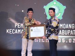 Pelayanan Publik Makin Membaik, Pemdes Simoangin-Angin Wonoayu Raih Predikat Informatif Tingkat Jatim
