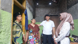 Peduli Warga Kurang Mampu, Bupati Sidoarjo Janji Perbaiki RTLH Milik Warga Gedangan dan Waru