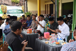Meninggal Kecelakaan, Bupati Beserta Istri Takziah ke Rumah Duka Dua Praja IPDN Asal Sidoarjo