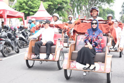 Dukung Transportasi Ramah Lingkungan, Wabup Sidoarjo Serahkan 200 Becak Listrik Presiden RI Prabowo
