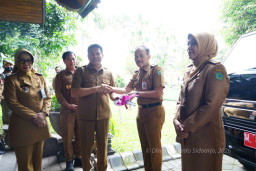 Percepat Tangani Jalan Berlubang, Bupati Sidoarjo Hidupkan Lagi Program PIWK, Serahkan Mobil Pikup dan Stampler