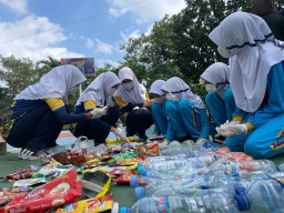 Ramadhan Hijau dan Hari Peduli Sampah, SMA Al Muslim Gandeng Ecoton Gelar Brand Audit Kurangi Sampah Plastik