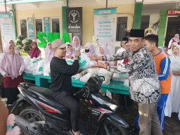 Peduli dan Berbagi, Yayasan Al Muslim Jatim Gelar Bakti Sosial Berbagi Untuk 1.177 Kaum Duafa dan 355 Anak Yatim