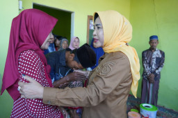 Ingatkan Ekstra Waspada, Wabup Sidoarjo Takziah ke Rumah Balita 2 Tahun Korban Tenggelam di Sungai Kalidawir