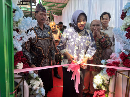 Perkuat Layanan Gizi dan Kolaborasi Ekonomi Lokal, Wabup Sidoarjo Resmikan SPPG Prasung Buduran