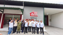 Sokong Ekonomi Kerakyatan, Tenaga Ahli KSP dan Bupati Subandi Tinjau Koperasi Merah Putih di Sidoarjo