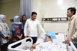 Kisah Pilu M Izzan Korban Kebakaran yang Kini Dimentori Langsung Pemkab Sidoarjo Dirawat di RSUD RT Notopuro