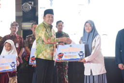 Wujudkan Generasi Emas, Bupati Subandi Luncurkan 4.000 Beasiswa, Targetkan Kuota Naik Jadi 20.000 Penerima