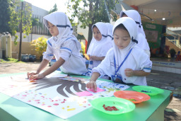 Baca juga : Cetak Jiwa Pemimpin Sejak Dini, KB TK Al Muslim Sidoarjo Gelar MPLS Seru Berkonsep Dream Tree