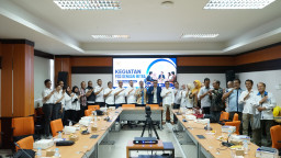 Cetak Lulusan Siap Kerja Nyata, Ilmu Politik UNESA Gandeng DPRD hingga Media dan SMSI Rancang Kurikulum Siap Kerja