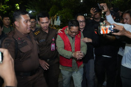 Baca juga : Mantan Dirut KBS Ditahan, Penyidik Kejati Jatim Fokus Soal Anggaran Pakan Satwa Diduga Dikorupsi Rp10,2 Miliar