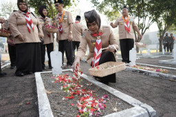 Baca juga : Hari Pramuka ke 65, Wabup Mimik Pimpin Ziarah Makam Pahlawan Kobarkan Semangat Pengabdian Generasi Muda