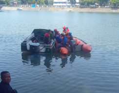 Detik-Detik Pemuda Mojokerto Hilang Tercebur Sungai Brantas Rolak 9 di Tarik Sidoarjo, Motor Berhasil Dievakuasi