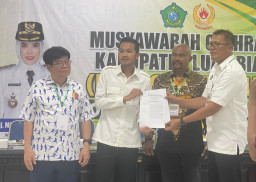 Baca juga : Politisi Muda PKB Sekaligus Putra Mahkota Bupati Rafi Wibisono Terpilih Aklamasi, Resmi Pimpin KONI Sidoarjo 2026 - 2029